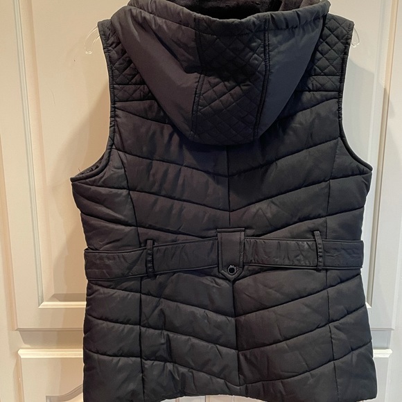 COPY - Black Liz Claiborne Puffer Vest with Detachable Hood GENTLY USED. Ladies… - Picture 2 of 10